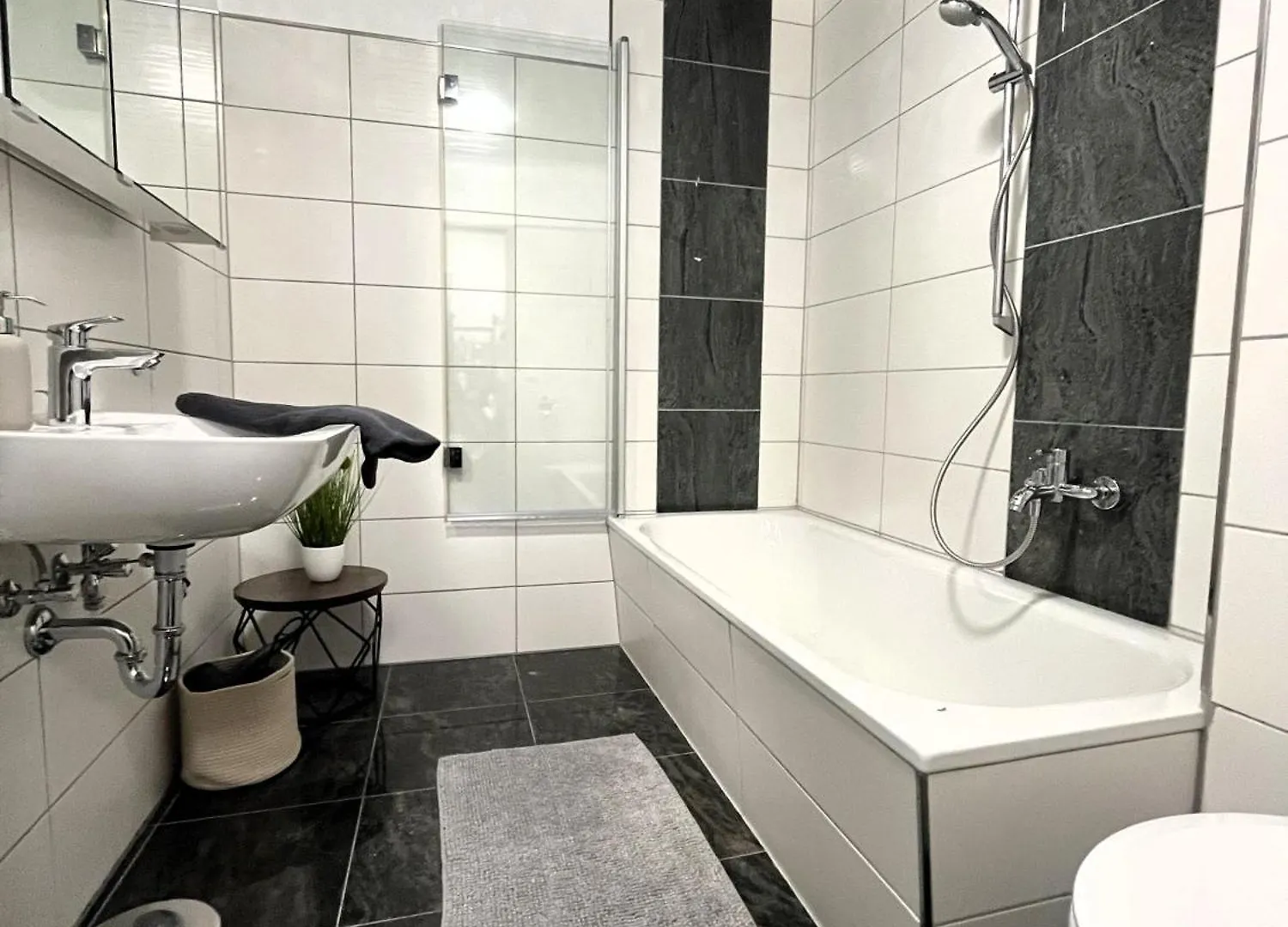 Wohnperle Neustadt - Zentral, Kostenloser Parkplatz, Lift, Klimaanlage Dresden Apartment