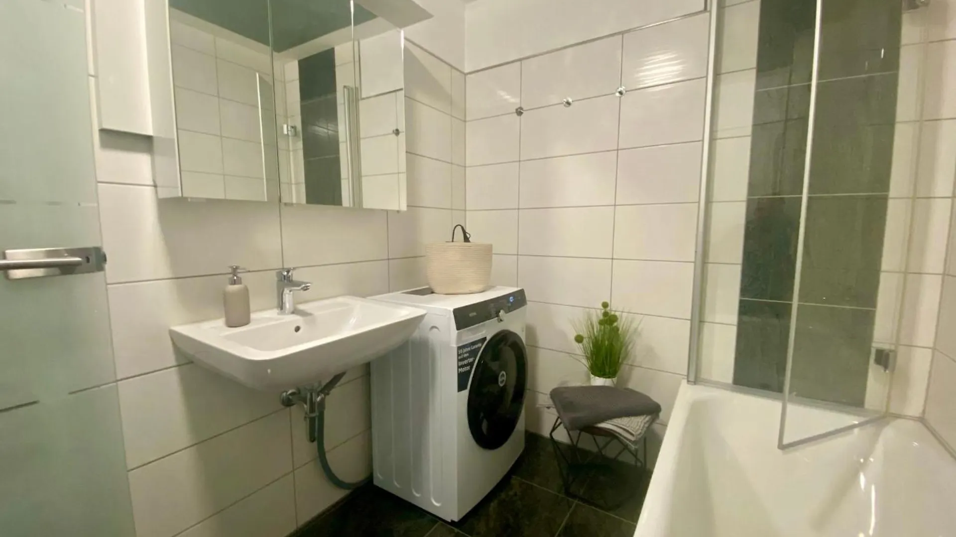 Apartment Wohnperle Neustadt - Zentral, Kostenloser Parkplatz, Lift, Klimaanlage Dresden